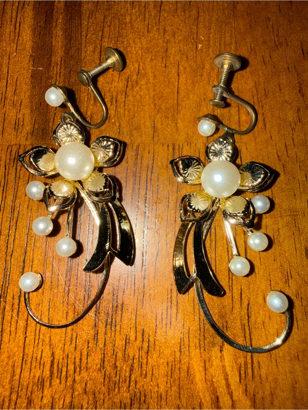 Vintage 20s Gold-Tone Ivory Faux Pearl Climbing Vine Floral Screw Back Earrings